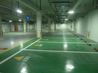 道路划线与标识标牌 保障交通安全的关键要素
